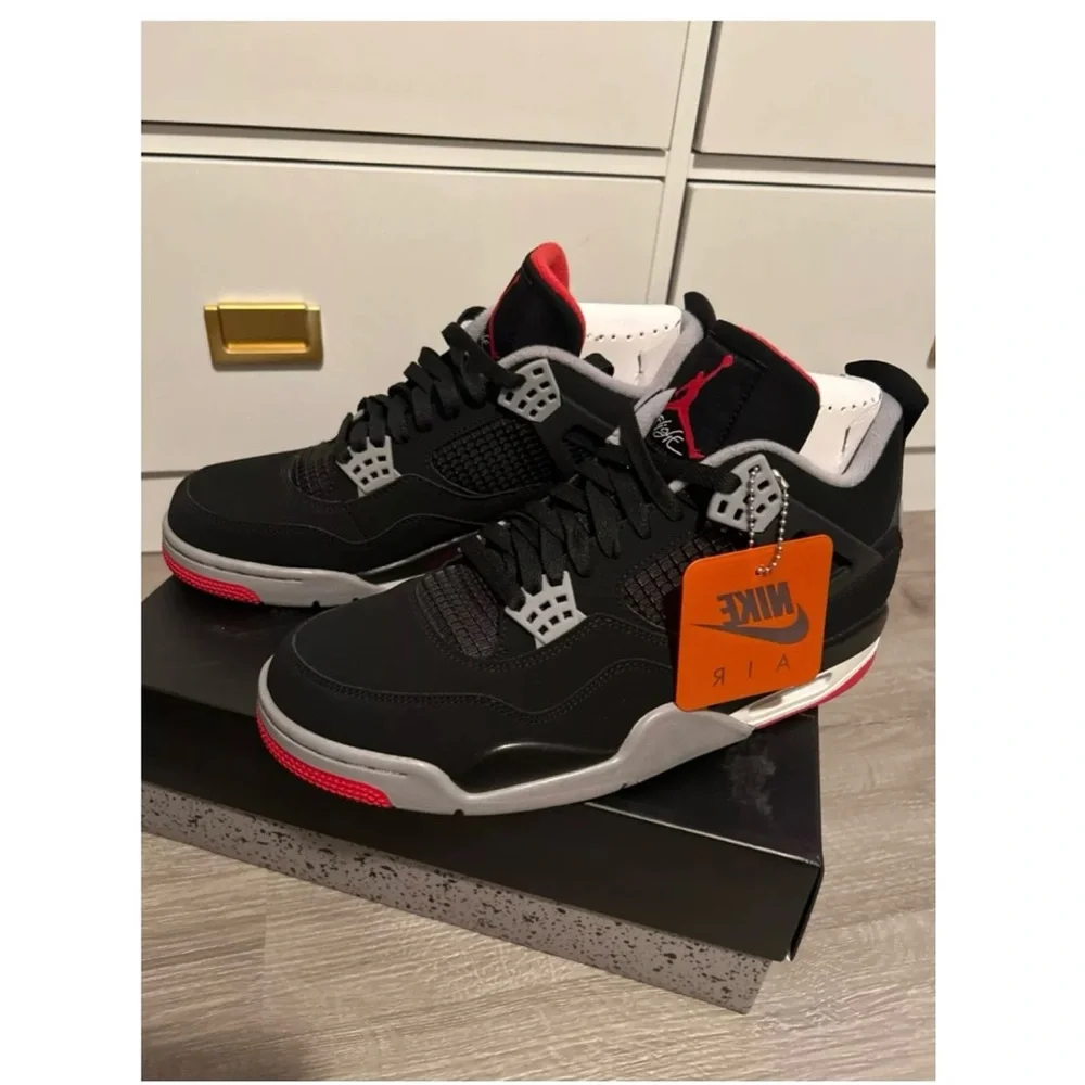 Jordan 4 Retro Bred 2019 SIZE 10.5 DS OG ALL - Picture 5 of 15